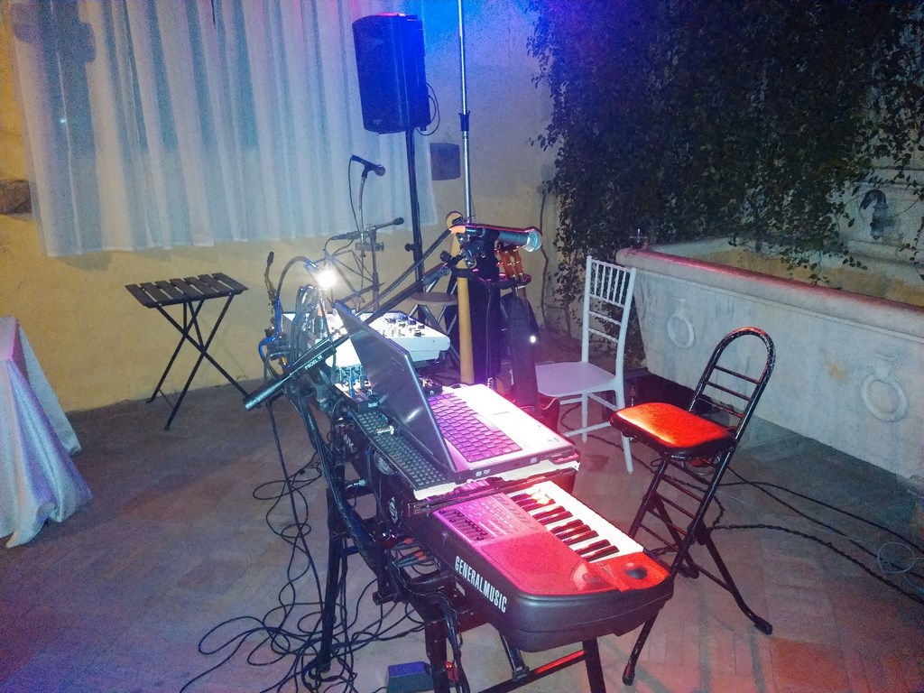 Musica per matrimonio,eventi,cerimonie,dj set , karaoke, Fulvio Vasarri www.fulviovasarri.com