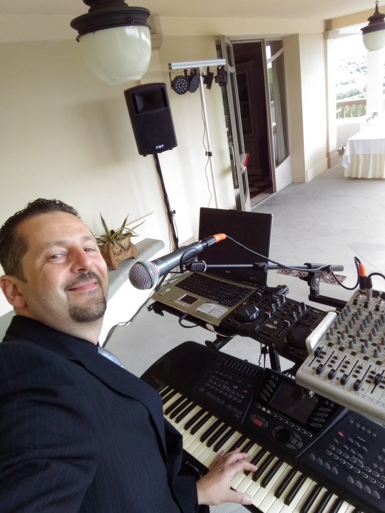 Musica per matrimonio,eventi,cerimonie,dj set , karaoke, Fulvio Vasarri www.fulviovasarri.com