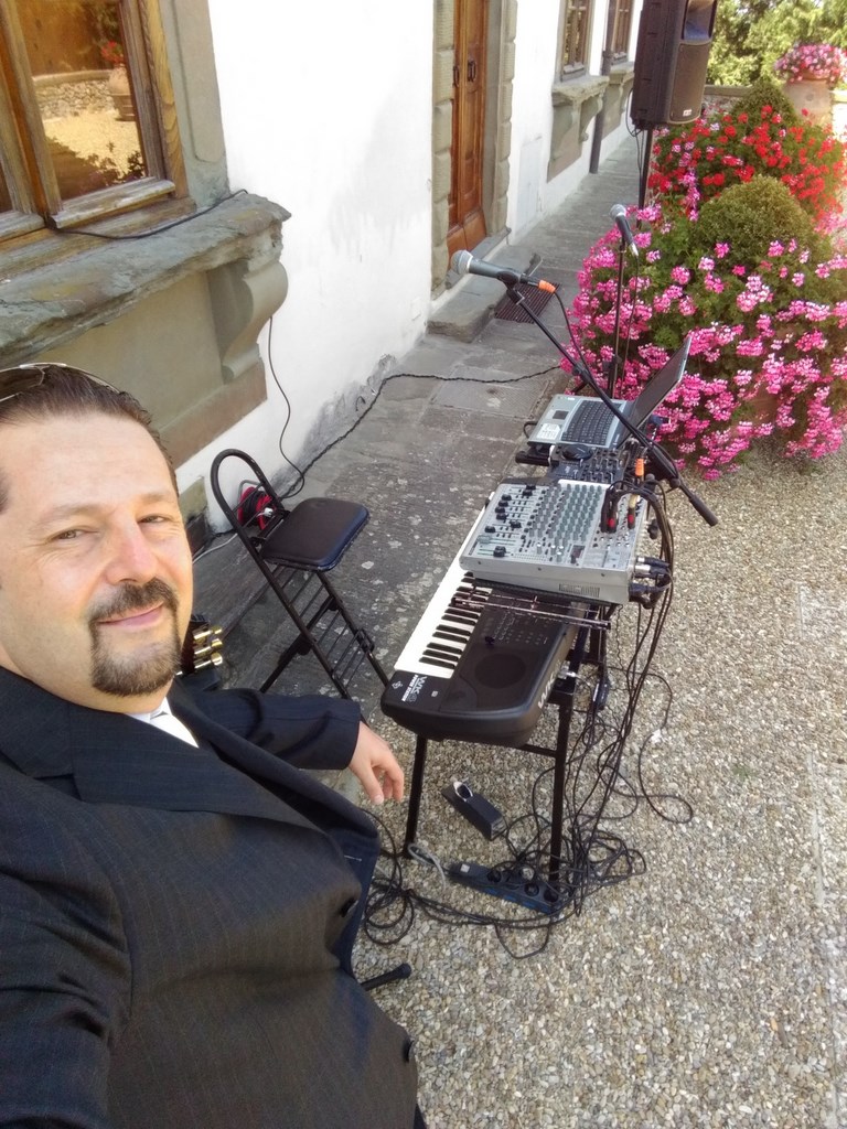 Musica per matrimonio,eventi,cerimonie,dj set , karaoke, Fulvio Vasarri www.fulviovasarri.com