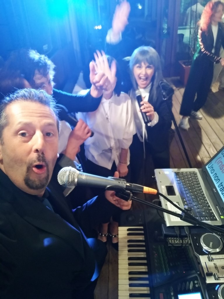 Musica per matrimonio,eventi,cerimonie,dj set , karaoke, Fulvio Vasarri www.fulviovasarri.com