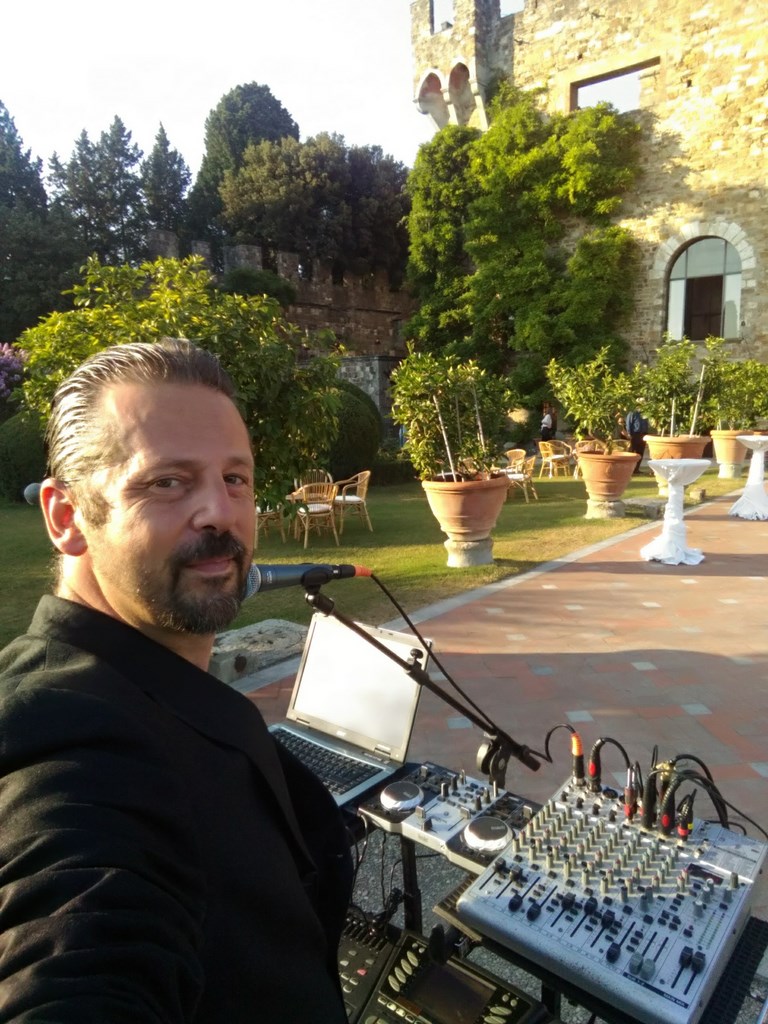 Musica per matrimonio,eventi,cerimonie,dj set , karaoke, Fulvio Vasarri www.fulviovasarri.com