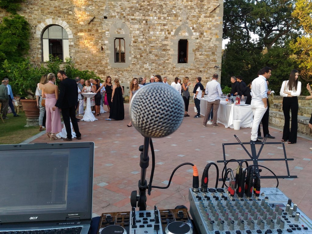 Musica per matrimonio,eventi,cerimonie,dj set , karaoke, Fulvio Vasarri www.fulviovasarri.com