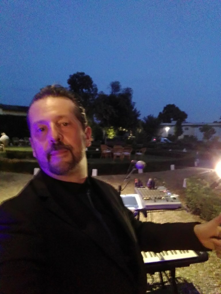 Musica per matrimonio,eventi,cerimonie,dj set , karaoke, Fulvio Vasarri www.fulviovasarri.com