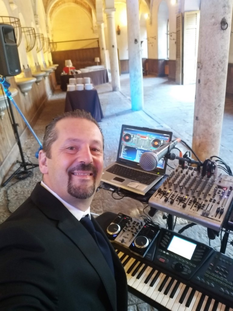 Musica per matrimonio,eventi,cerimonie,dj set , karaoke, Fulvio Vasarri www.fulviovasarri.com